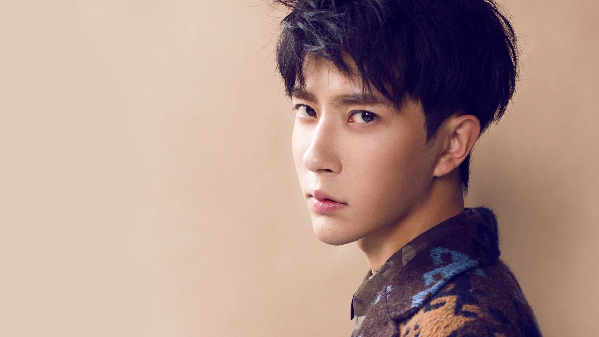 AYX体育-“明星+普通人”的奇妙结合：篮球联谊创造无限可能，篮球明星合体照