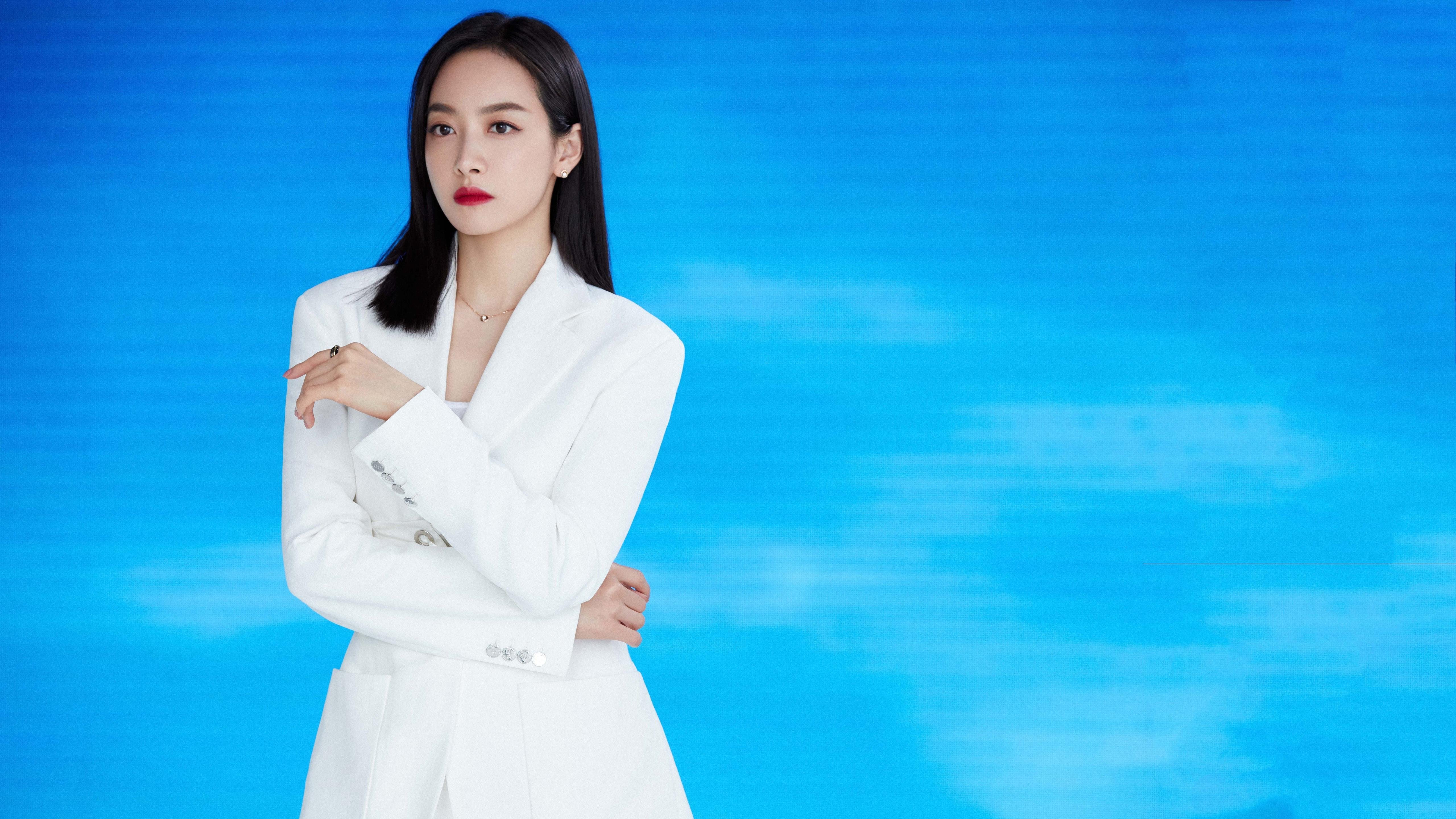 爱游戏体育平台-中国足球俱乐部支持球员多维兴趣发展方向，对中国足球俱乐部改为中性名称现象分析